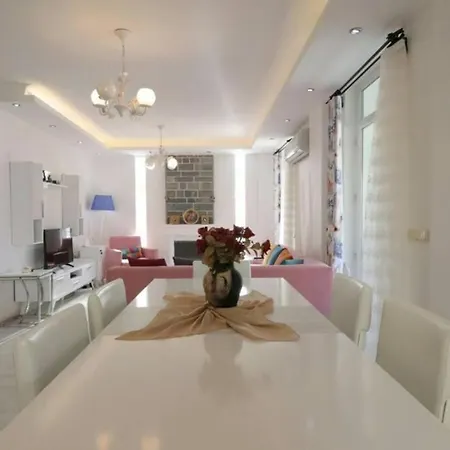 Villa Iksir *